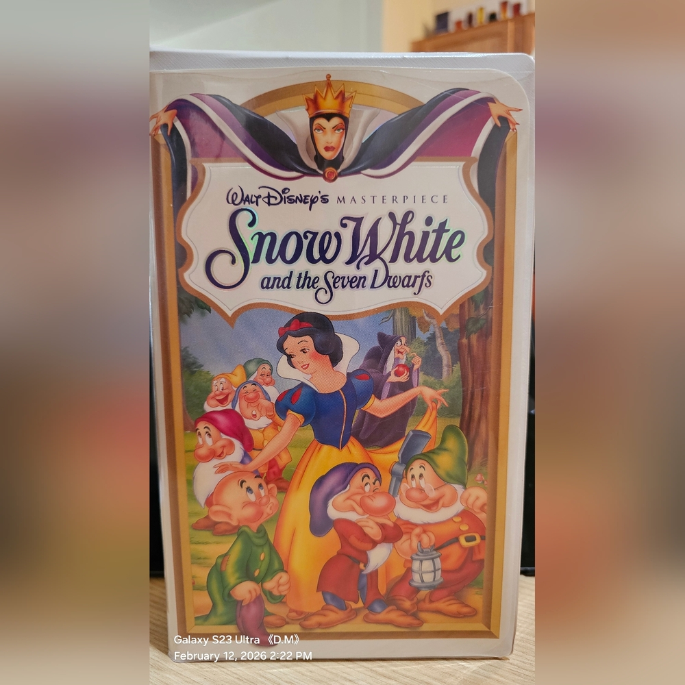 Walt Disney's Snow White and the Seven Dwarfs VHS - Colorful Edition